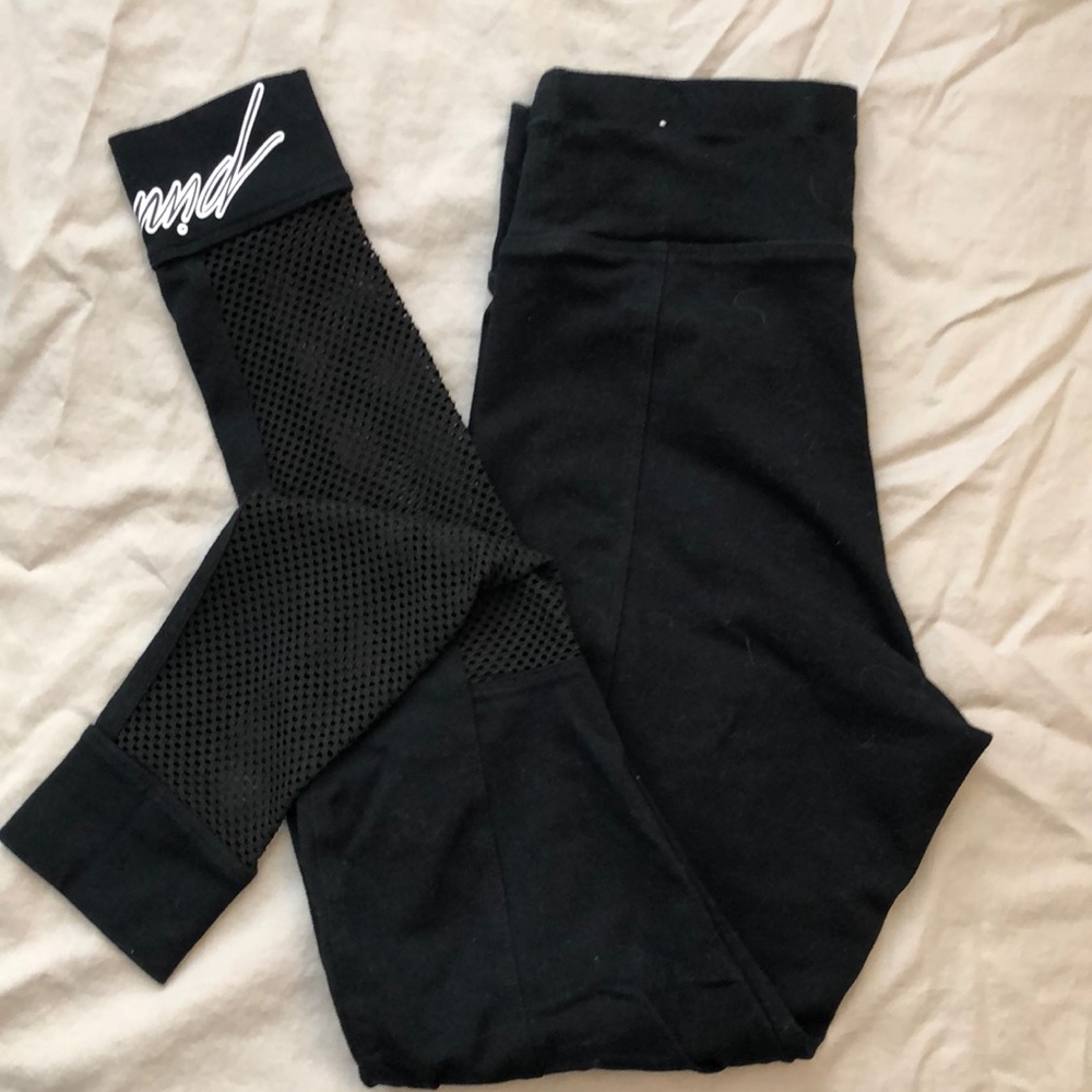 Victoria’s Secret Pink leggings